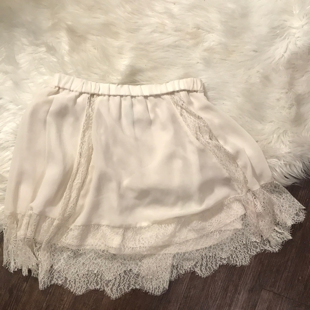 Lace skirt